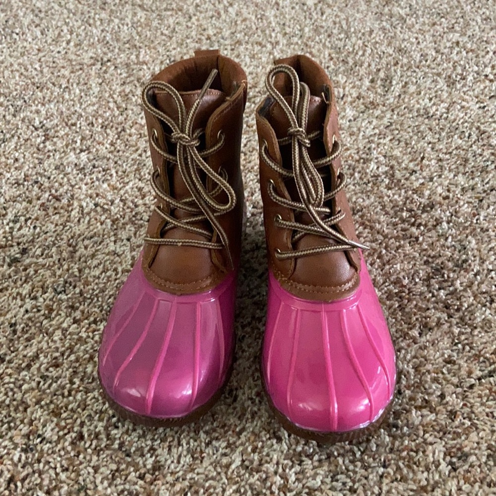 Girls size 3 boots - excellent condition